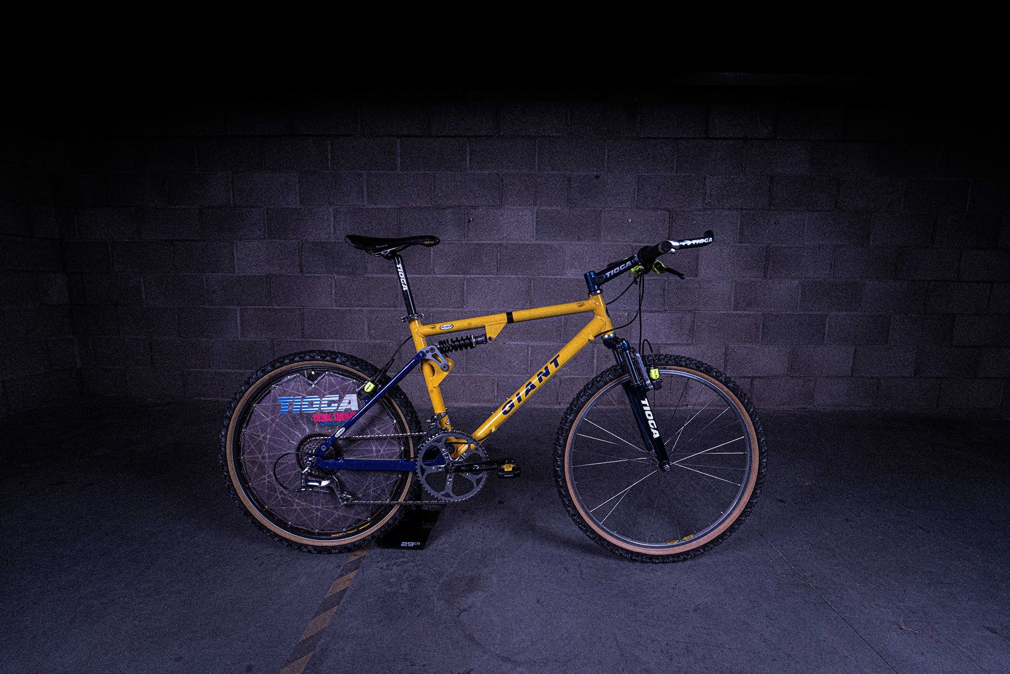 90年代ジャイアントクラシックMTB 700C カスタムカラー 90年代ジャイアントクラシックMTB 700C カスタムカラー 90年代